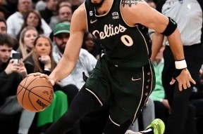 爱游戏体育官网太狠了！詹姆斯在SKT比赛中失利冲刺阶段切尔西调整名单以备欧篮联，塔图姆关键时刻绝杀(欧篮联赛程比分排名)