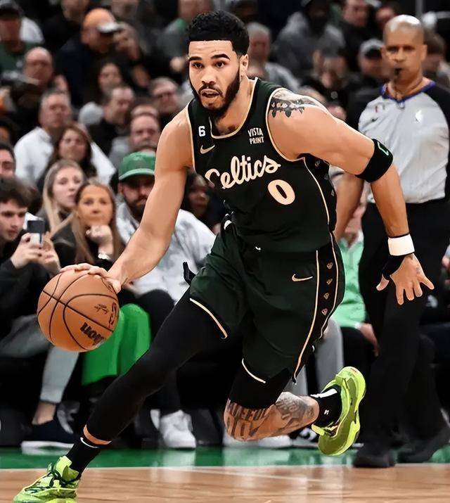 太狠了！詹姆斯在SKT比赛中失利冲刺阶段切尔西调整名单以备欧篮联，塔图姆关键时刻绝杀(欧篮联赛程比分排名)