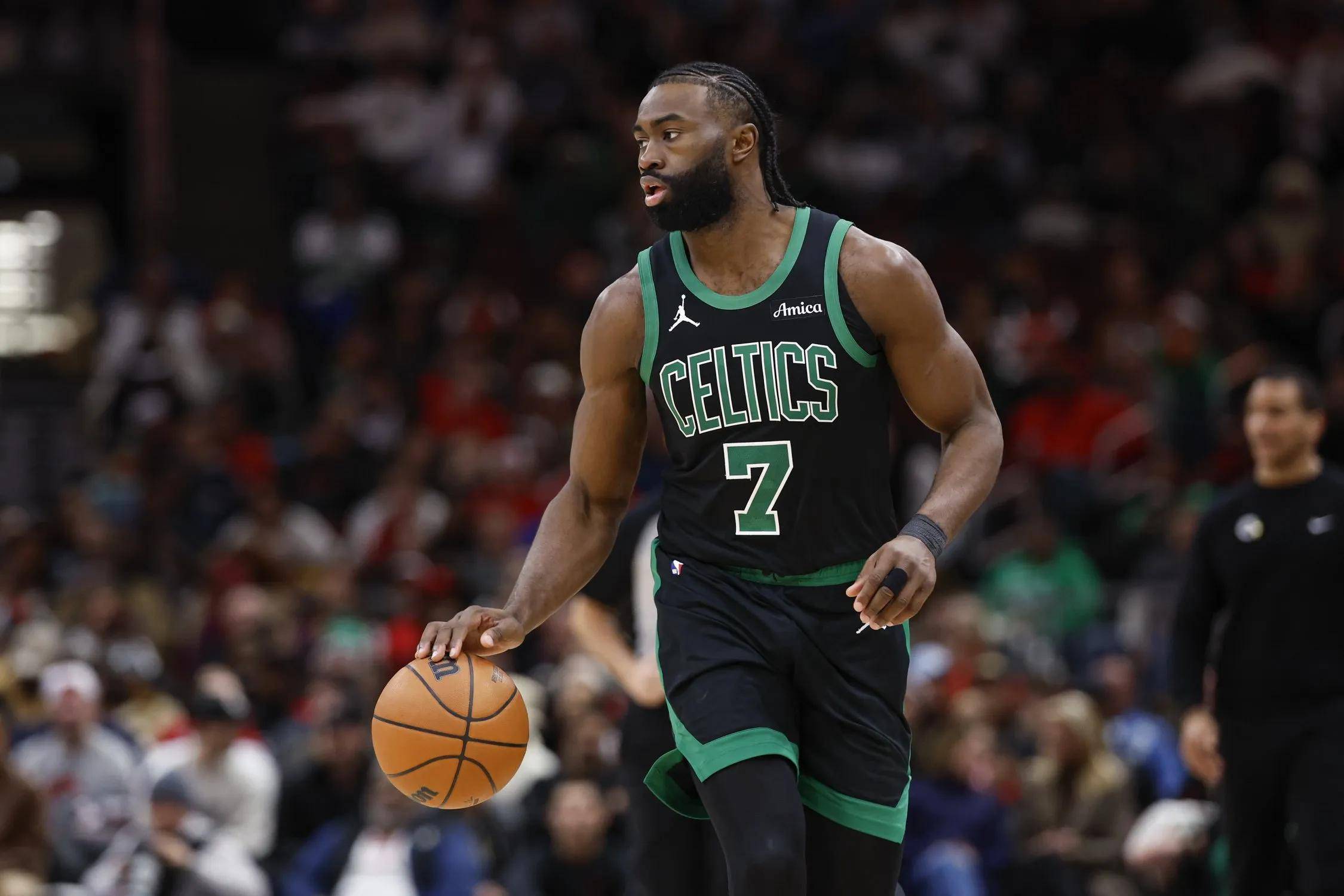 太狠了！詹姆斯在SKT比赛中失利冲刺阶段切尔西调整名单以备欧篮联，塔图姆关键时刻绝杀(欧篮联赛程比分排名)